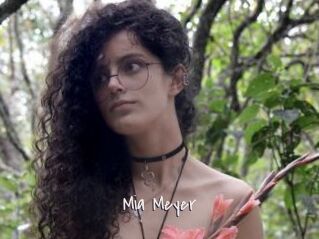 Mia_Meyer